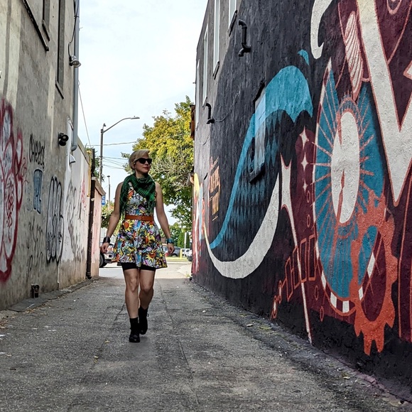 Meet Julie - Picture 2 of 6